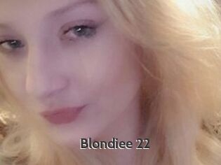 Blondiee_22