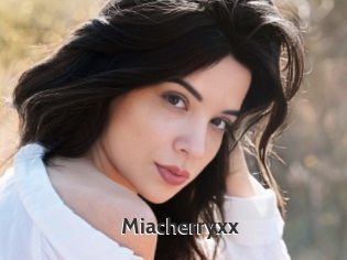 Miacherryxx