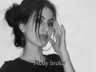 Molly_broke