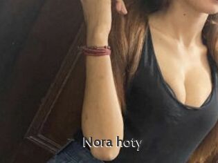 Nora_hoty