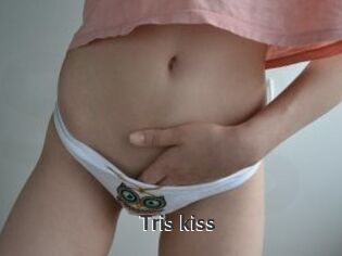 Tris_kiss